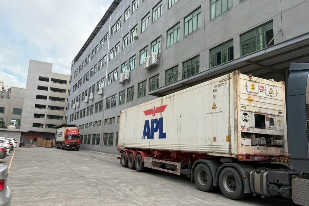 PJTL-artificial-flower-factory-Shantou-China-manufacturing-facility