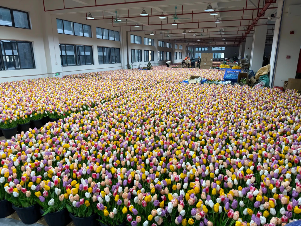 Wholesale artificial flowers bulk purchase in warehouse for export and distribution