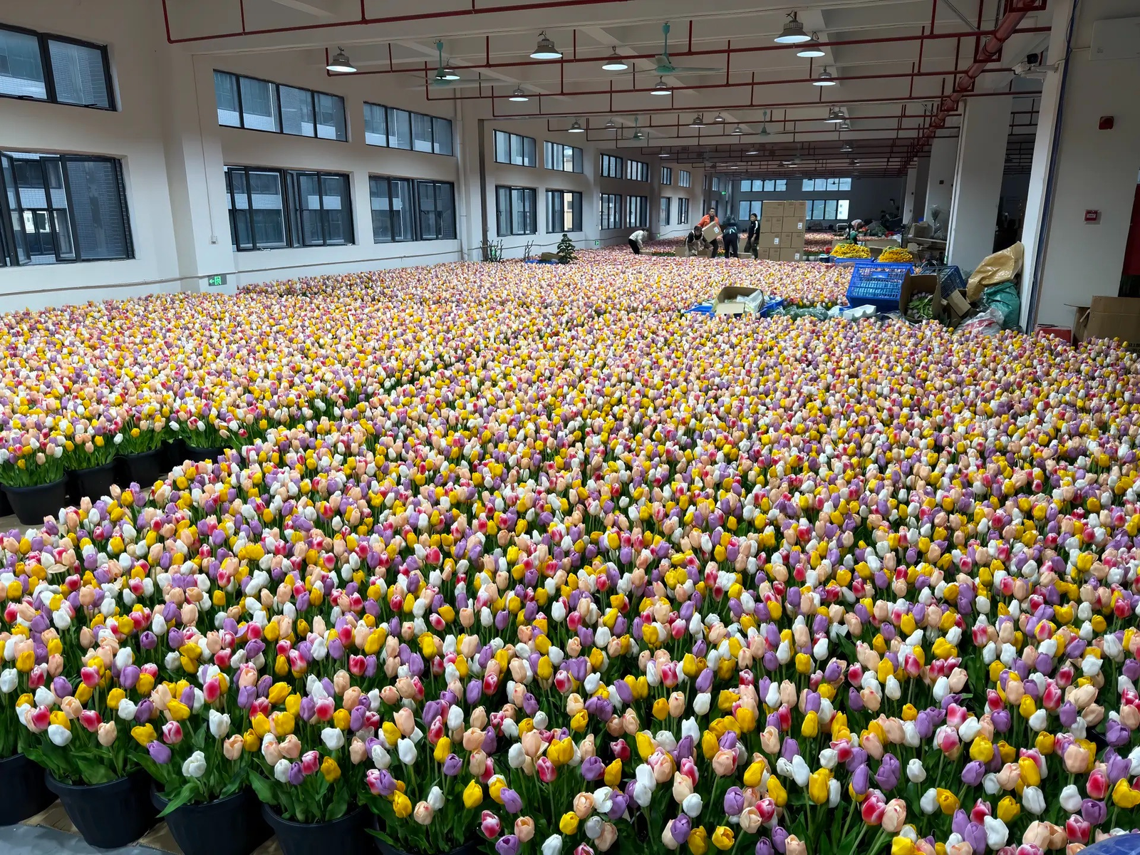 Wholesale artificial flowers bulk purchase in warehouse for export and distribution