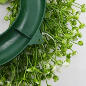 Back construction of artificial baby's breath wreath
