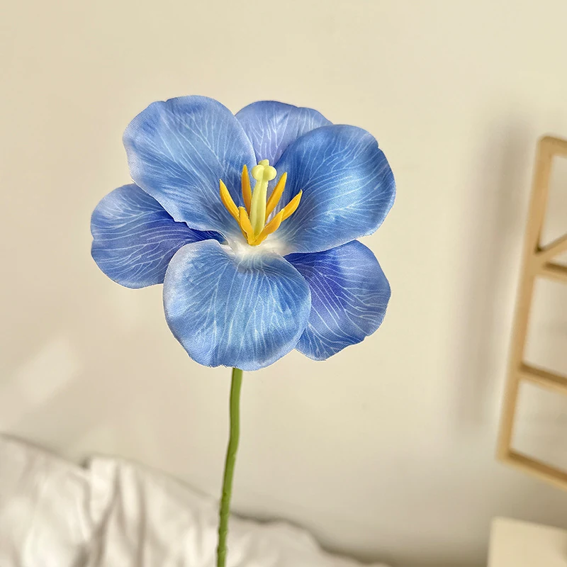 Blue artificial fringed tulip stem