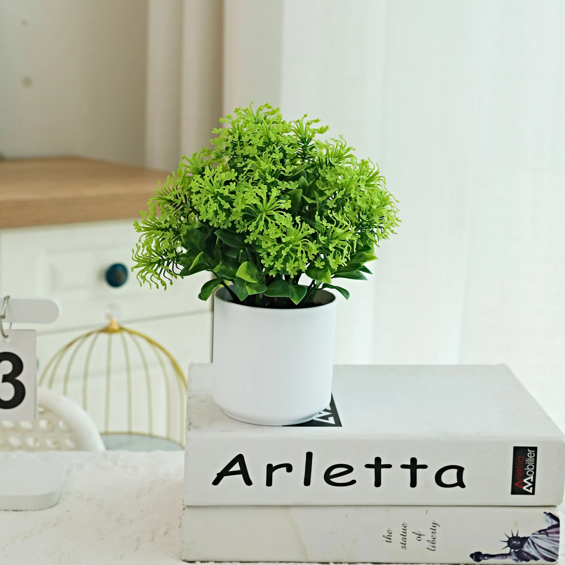 Green mini potted artificial baby's breath plant